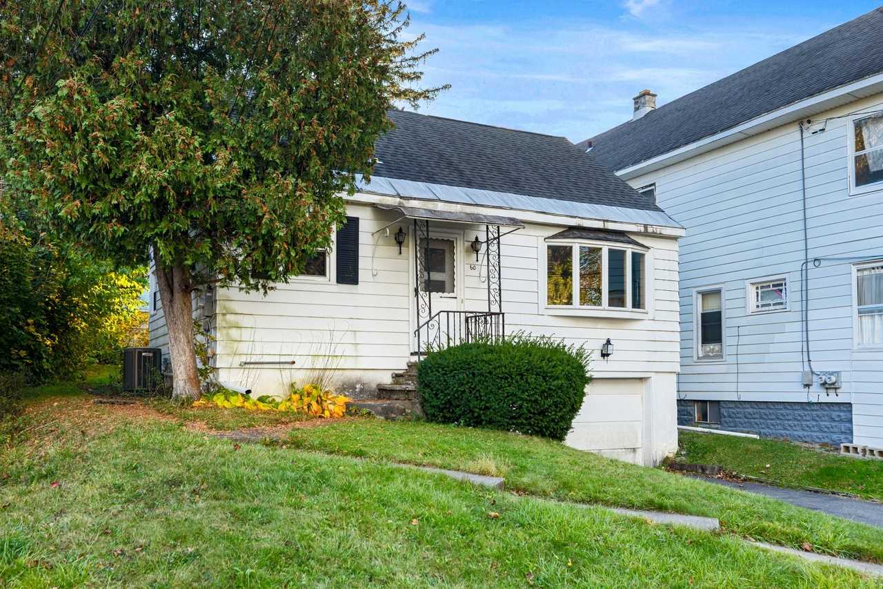 60 Leslie Ave