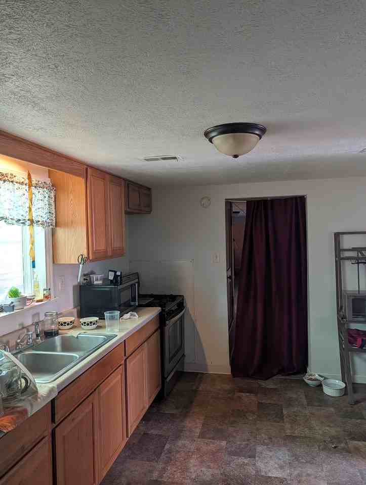 402 Indiana Ave #B - Photo 3 of 7