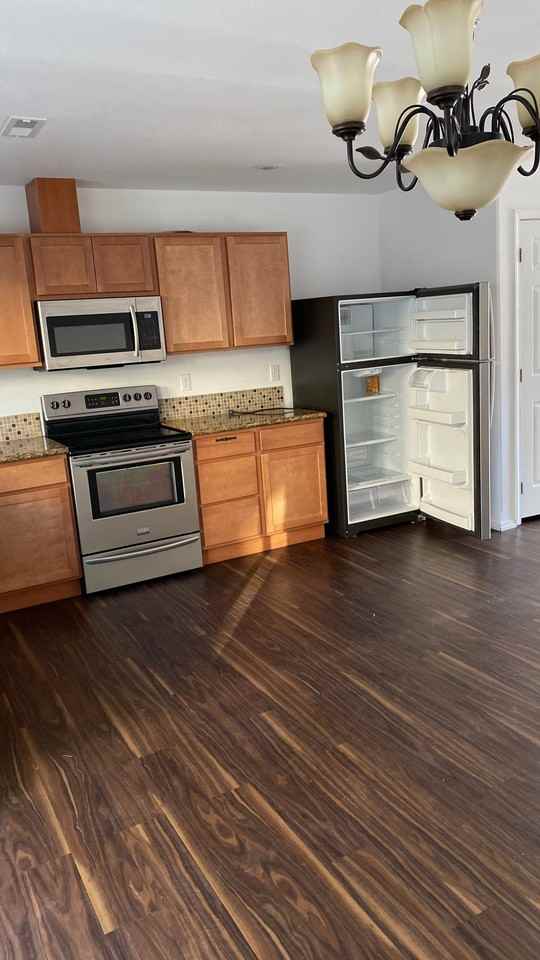 1343 S Monroe St #6 - Photo 3 of 15