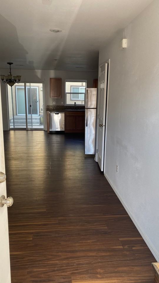 1343 S Monroe St #6 - Photo 5 of 15