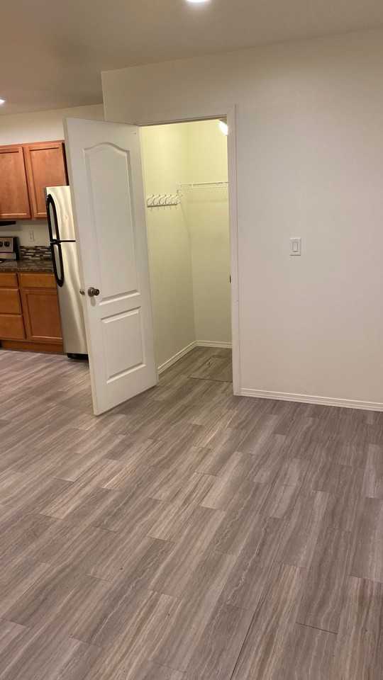 1343 S Monroe St #6 - Photo 7 of 15