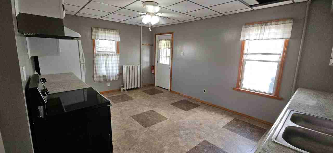 14 Gregory St - Photo 5 of 20