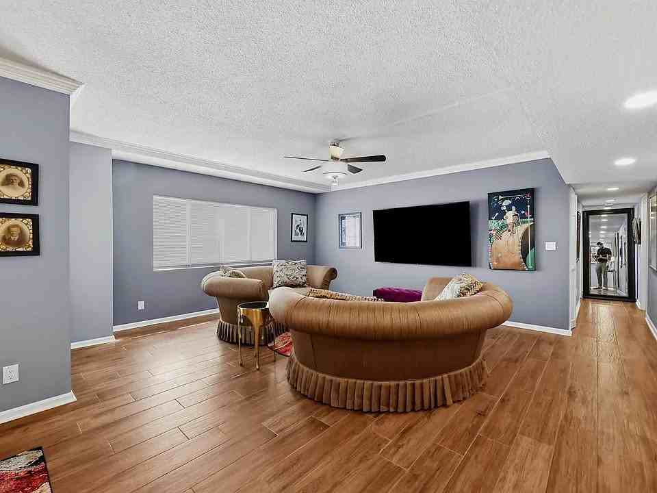 110 Winding Way #24 - Photo 2 of 18