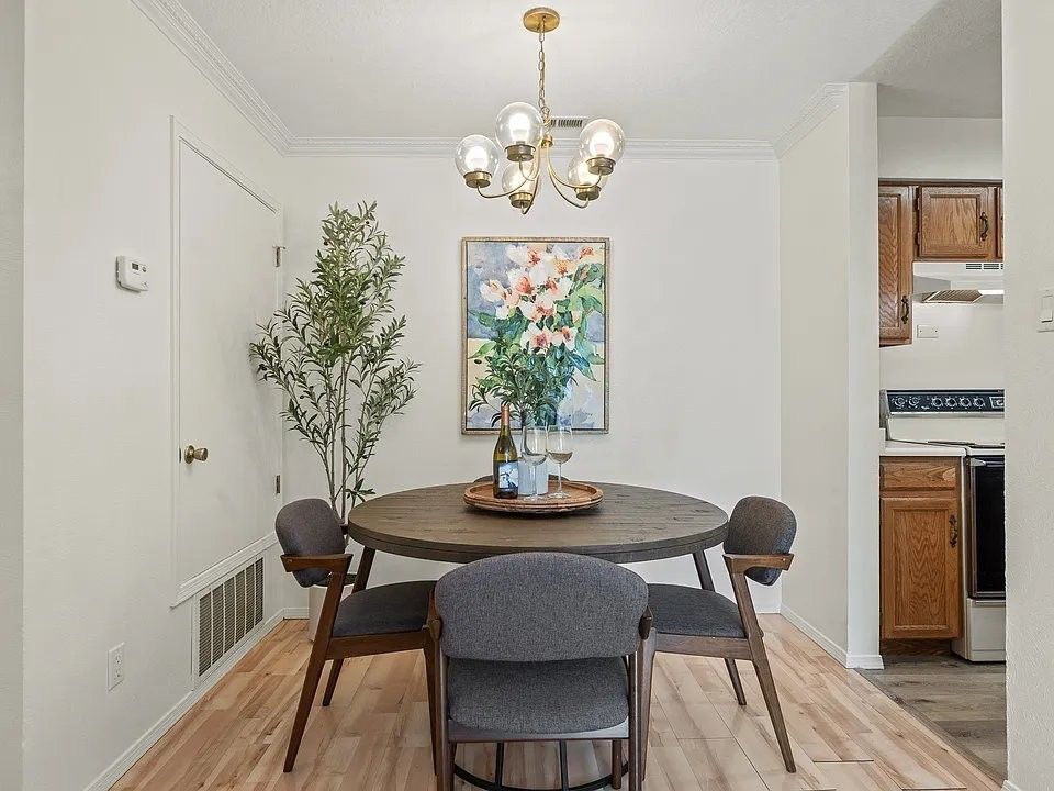 505 Oppenheimer Dr #30 - Photo 3 of 8