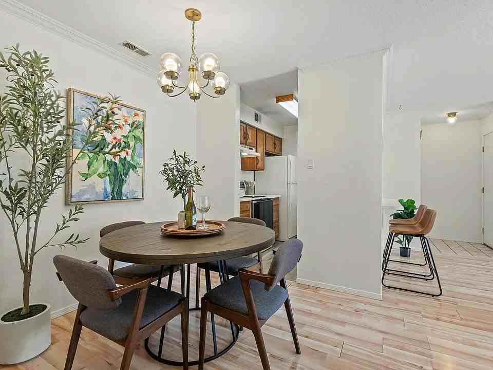 505 Oppenheimer Dr #30 - Photo 4 of 8
