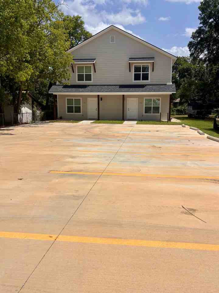 1136 W Shirley St #102 - Photo 2 of 22
