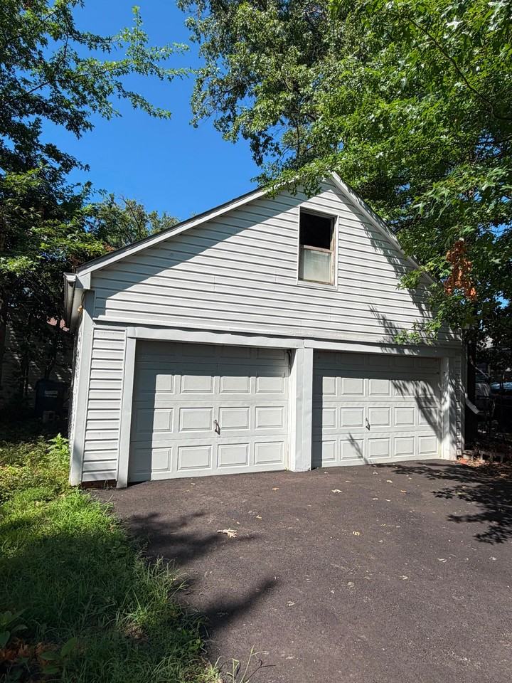 23901 Colbourne Rd - Photo 7 of 8