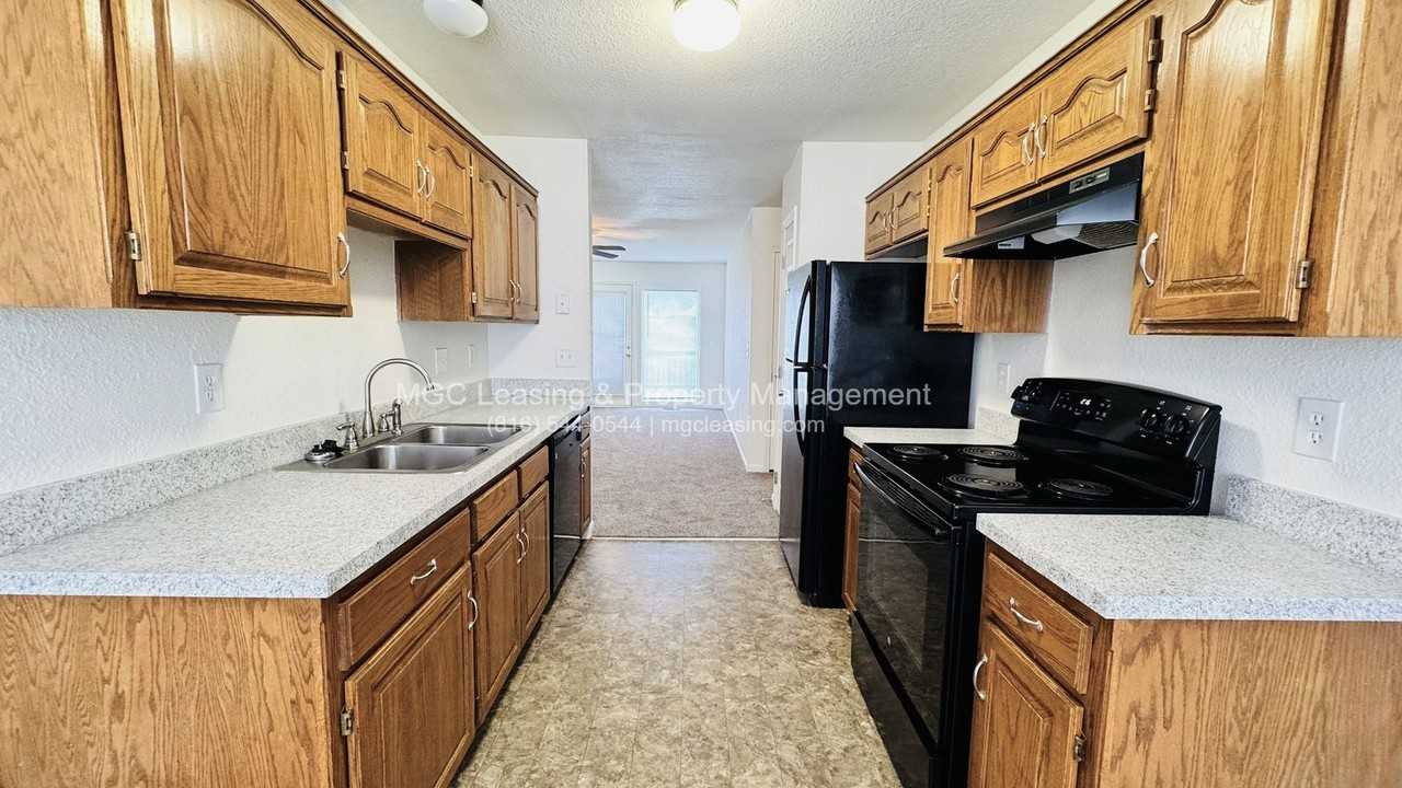 5808-5810 NE 42nd St - Photo 6 of 21