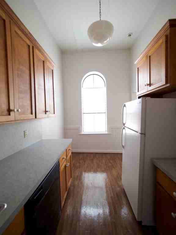 307 S Main St - Photo 3 of 4