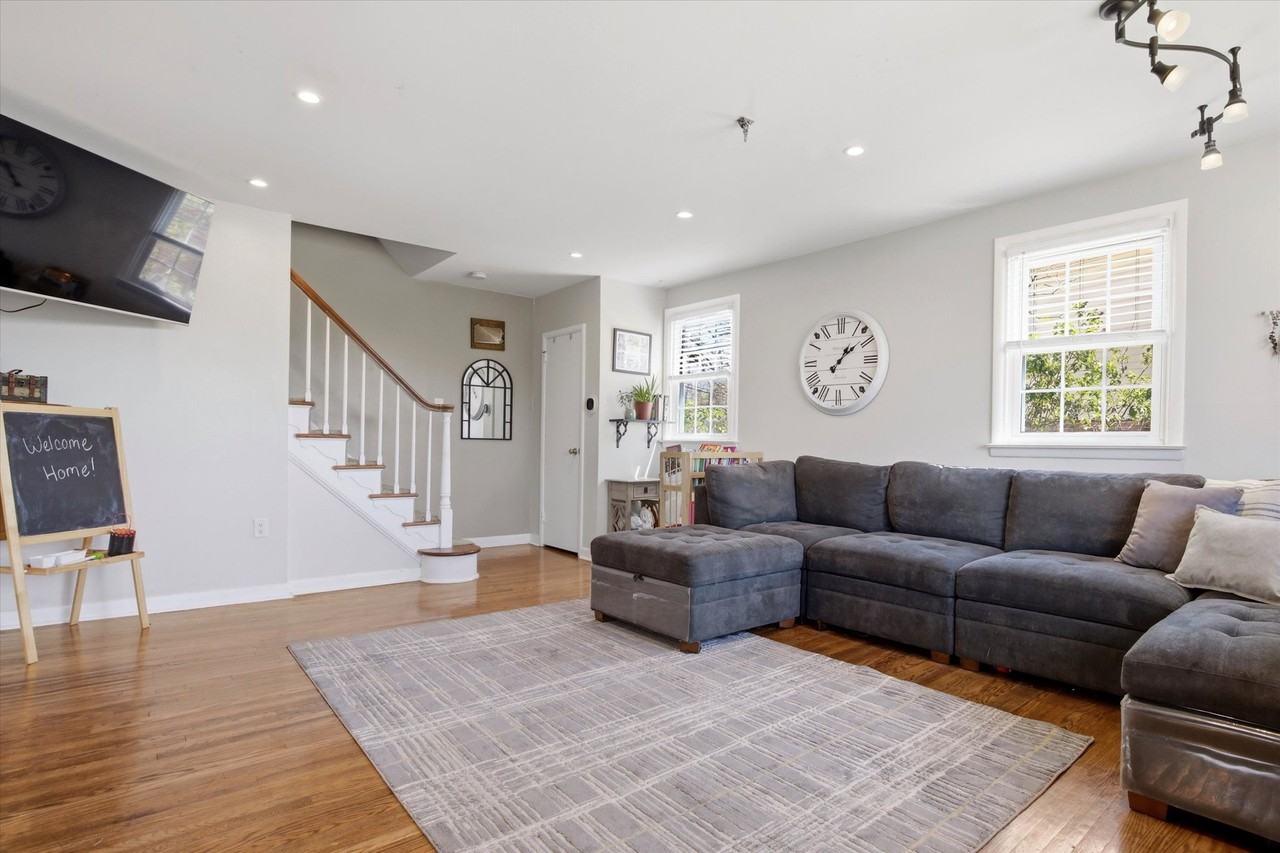 2907 Kanes Rd - Photo 3 of 19