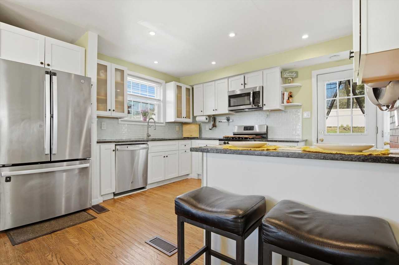 2907 Kanes Rd - Photo 6 of 19