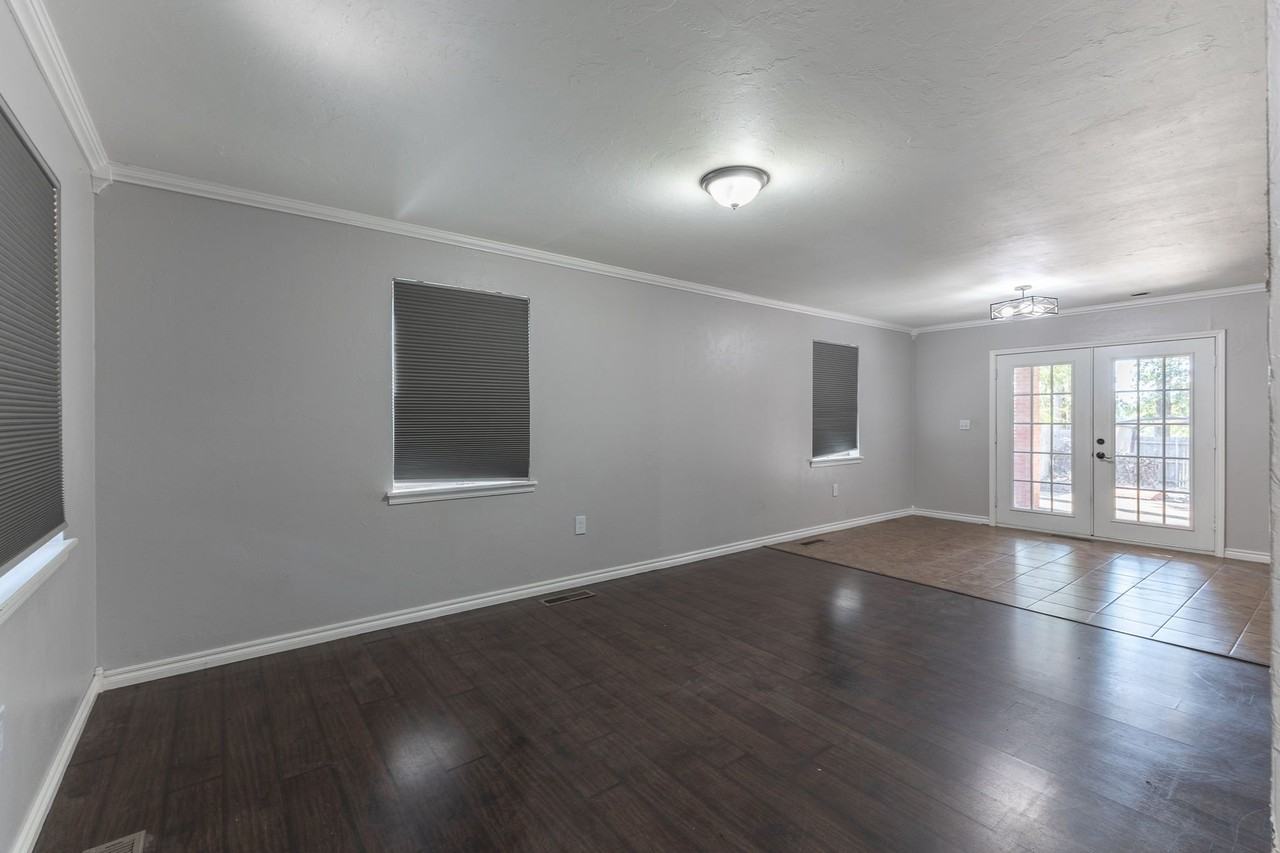 7804 Nw 5th St - Photo 3 of 45