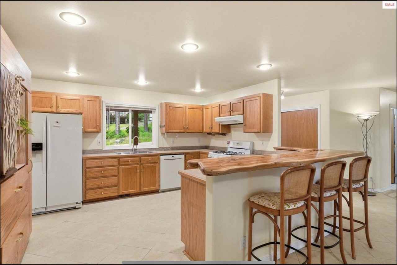 955 Bottle Bay Rd - Photo 6 of 8