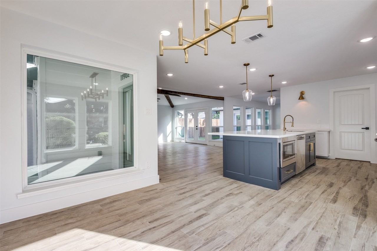 11902 Westmere Dr - Photo 4 of 15