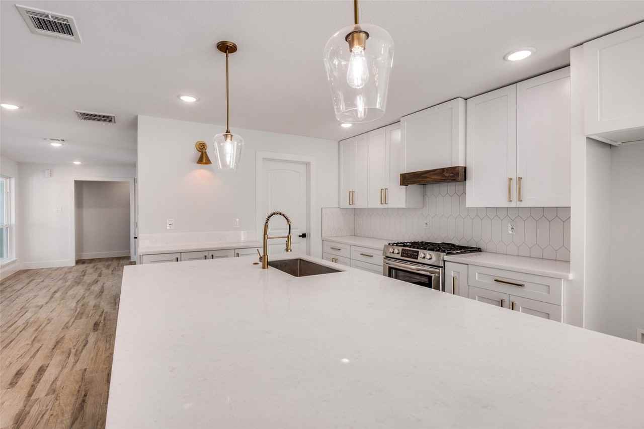 11902 Westmere Dr - Photo 5 of 15