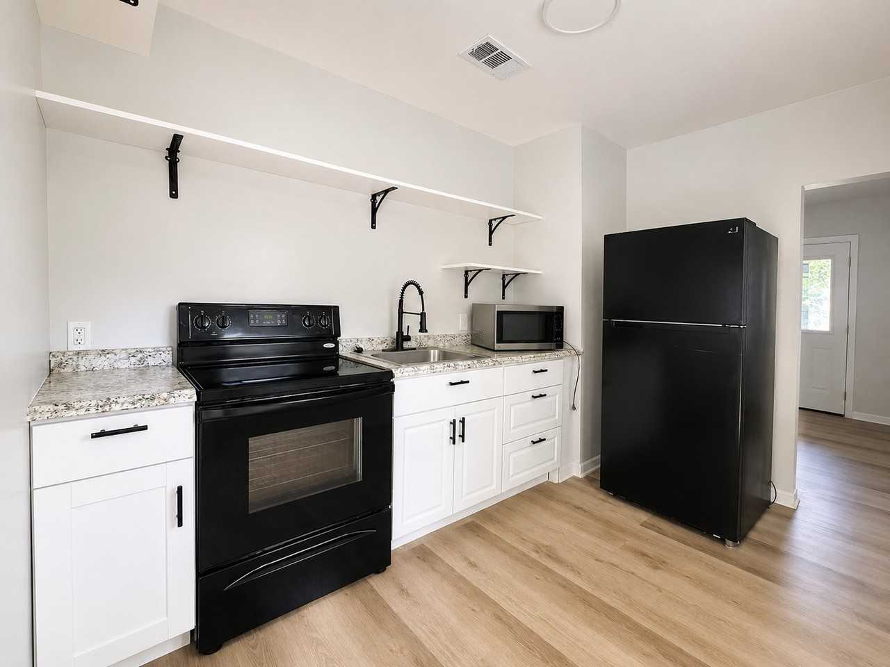3328 Commonwealth Ave - Photo 7 of 19