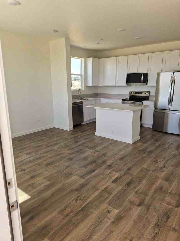 4032 Agnes St - Photo 2 of 9