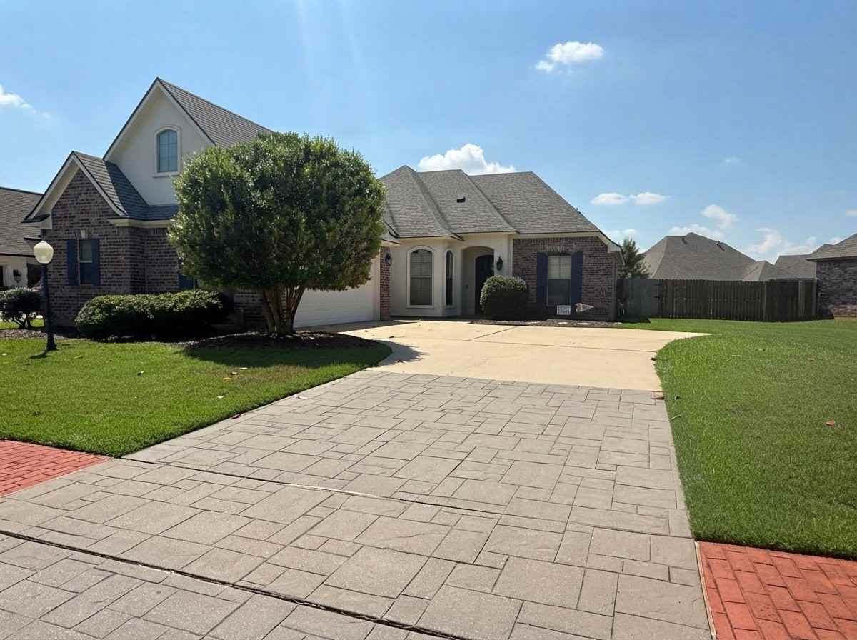 769 Dumaine Dr