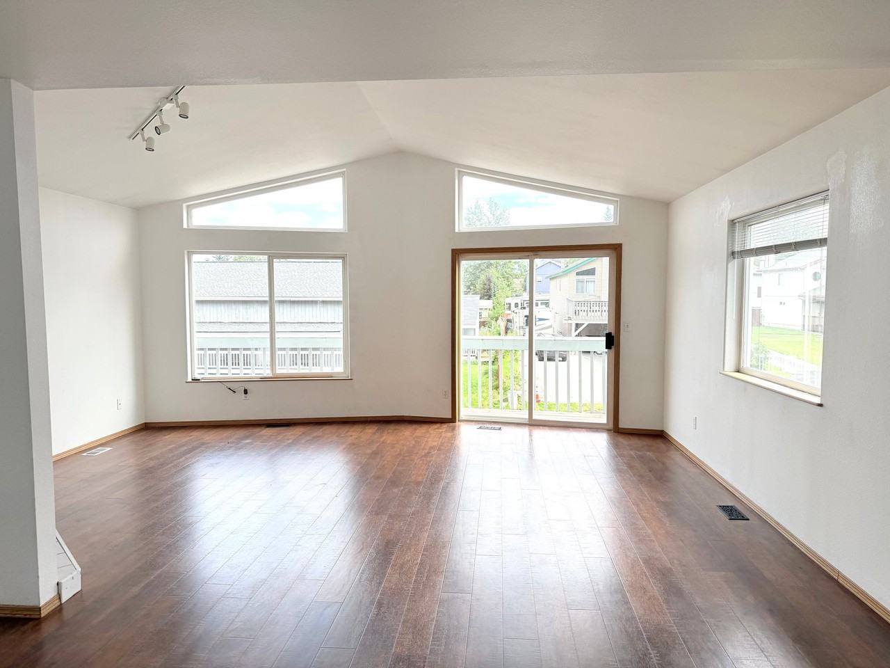8140 Queen Victoria Dr - Photo 2 of 17