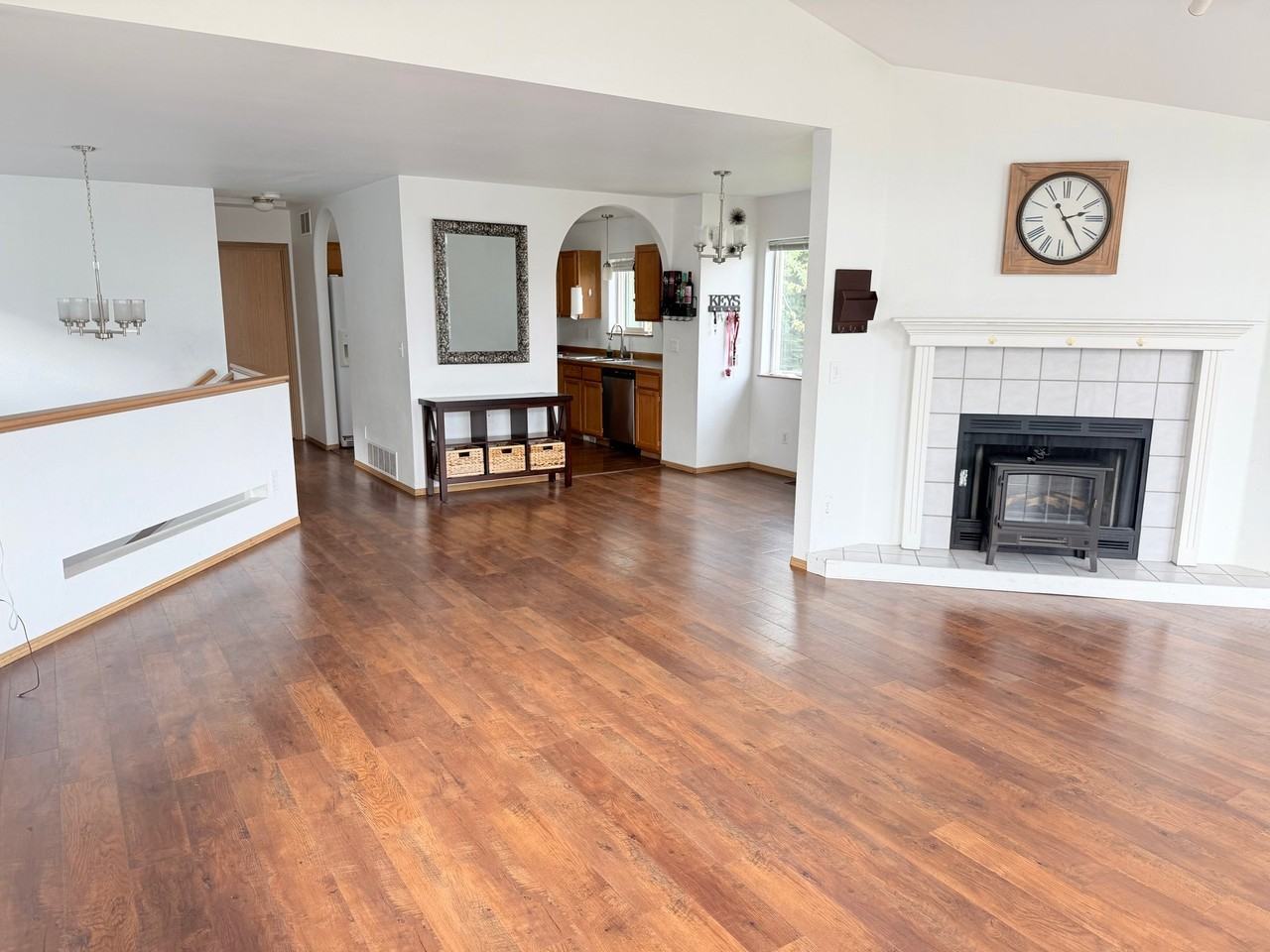8140 Queen Victoria Dr - Photo 4 of 17