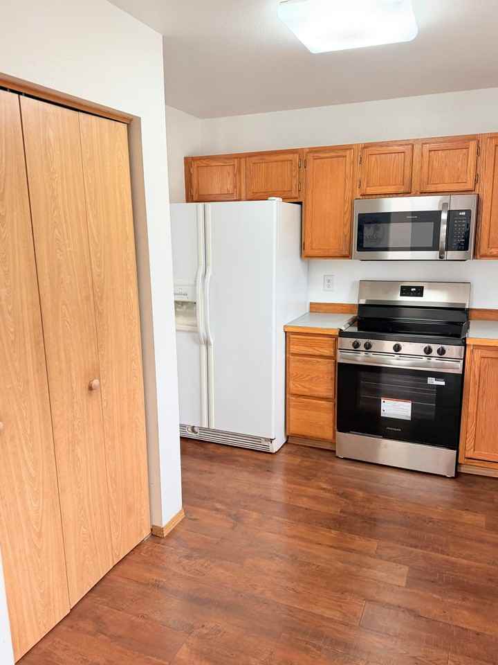 8140 Queen Victoria Dr - Photo 7 of 17