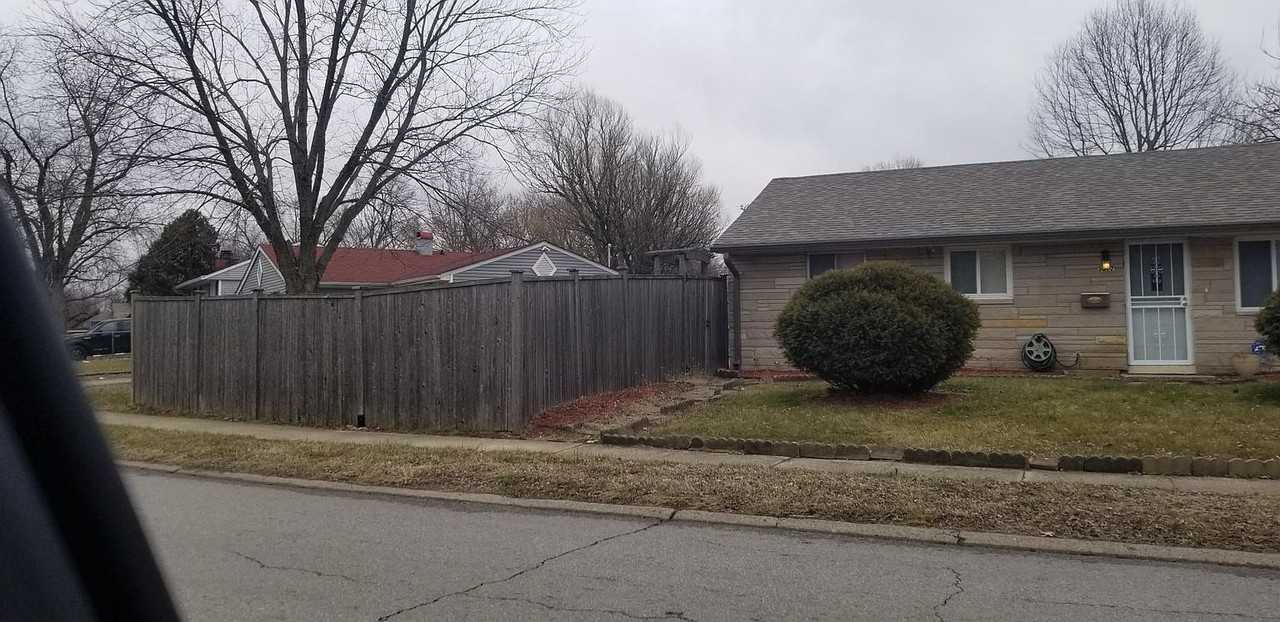 3877 Strathmore Dr - Photo 2 of 10