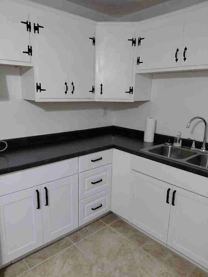 3877 Strathmore Dr - Photo 7 of 10