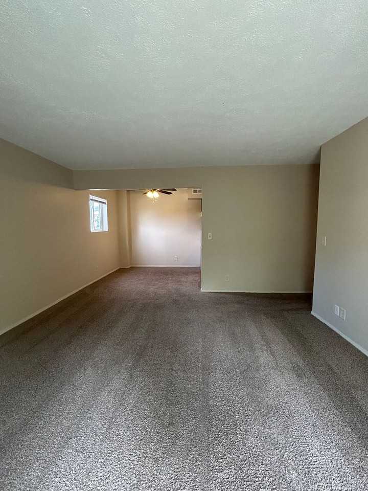 Wheaten Place (10919 Cottonwood Lane) - Photo 4 of 45
