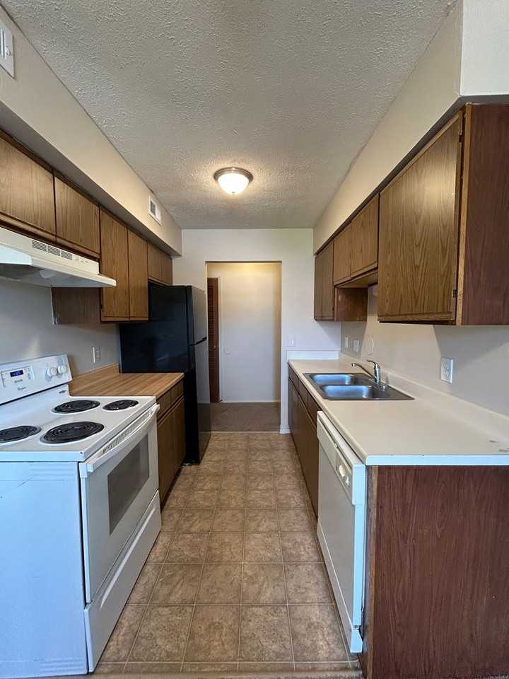 Wheaten Place (10919 Cottonwood Lane) - Photo 6 of 45