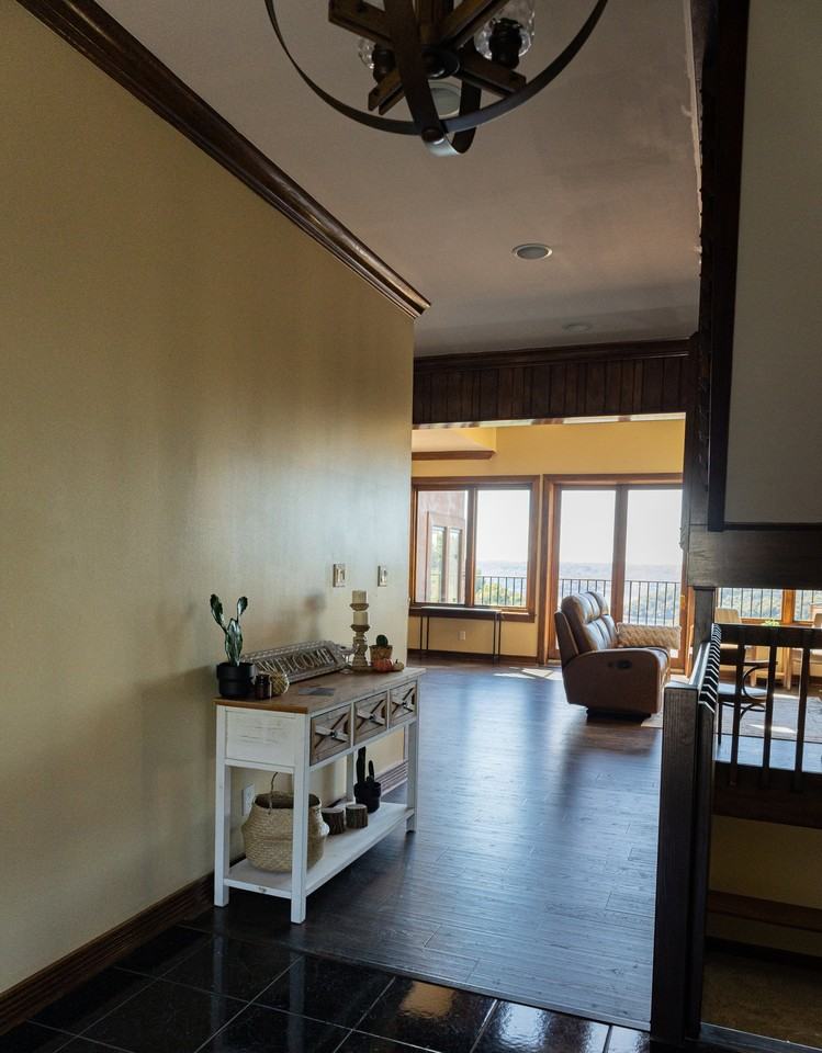 8400 Silver View Ln - Photo 2 of 20