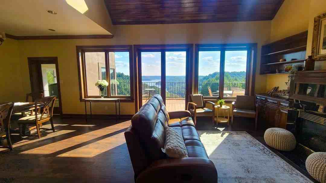 8400 Silver View Ln - Photo 3 of 20