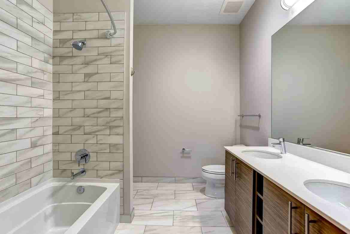 1227 W Madison St - Photo 6 of 14
