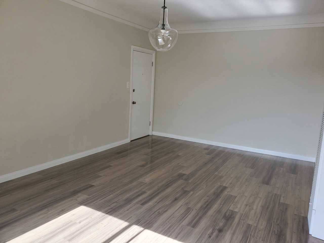 844 N Hoover St #12 - Photo 4 of 12
