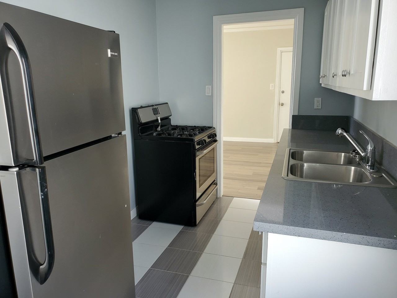 844 N Hoover St #12 - Photo 6 of 12