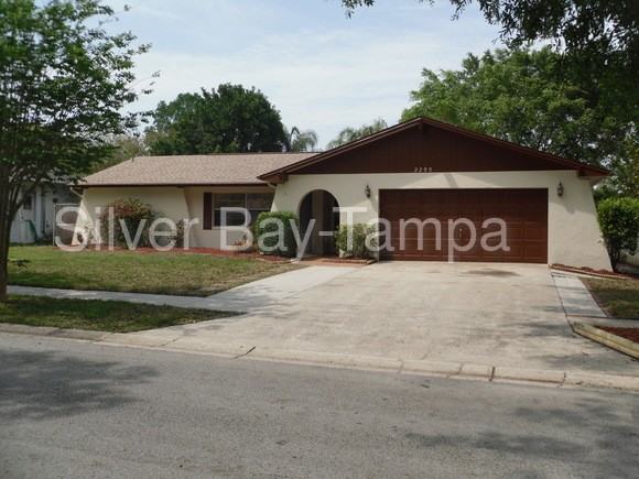 2290 Colonial Dr - Photo 2 of 24