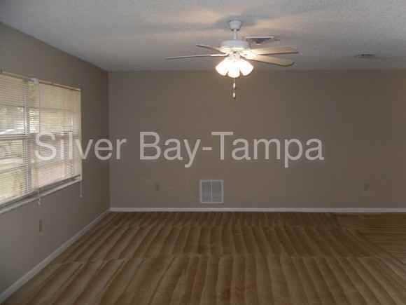 2290 Colonial Dr - Photo 3 of 24