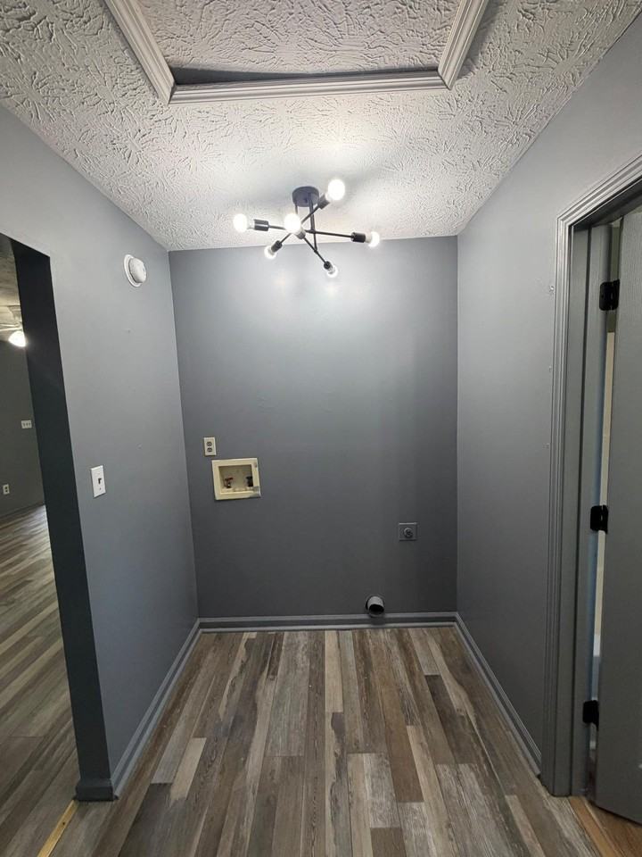 150 W Robbins Rd - Photo 2 of 6