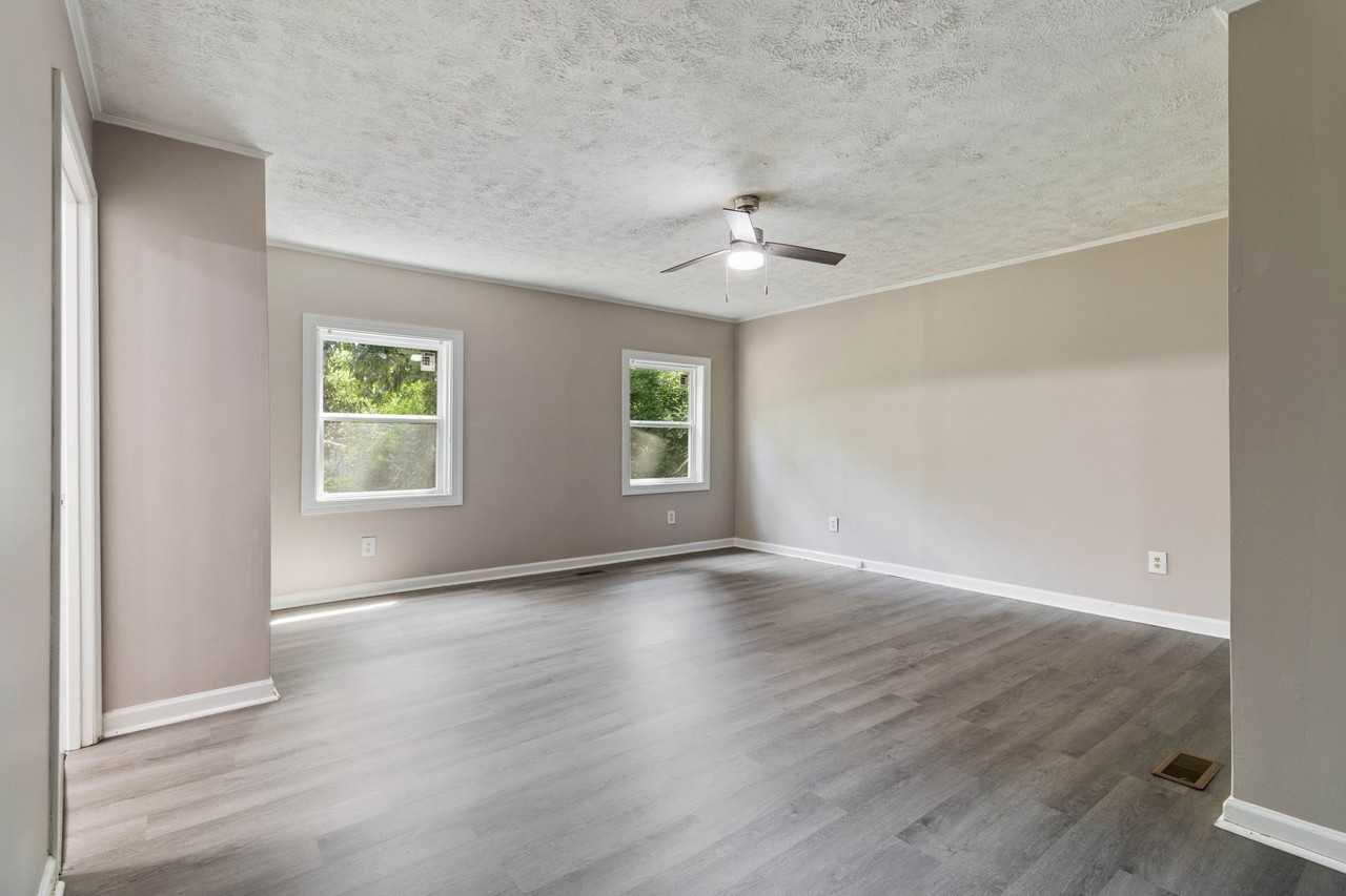 2639 Crystal Springs Dr - Photo 5 of 15