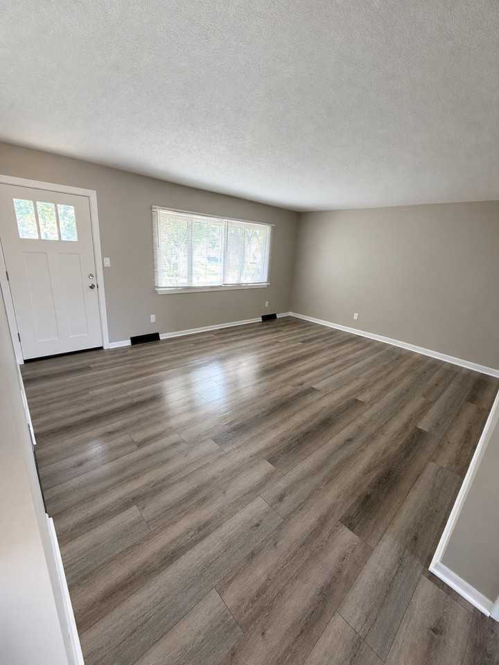 3 Bedroom 2.5 Bath House In Westpark - Photo 3 of 19