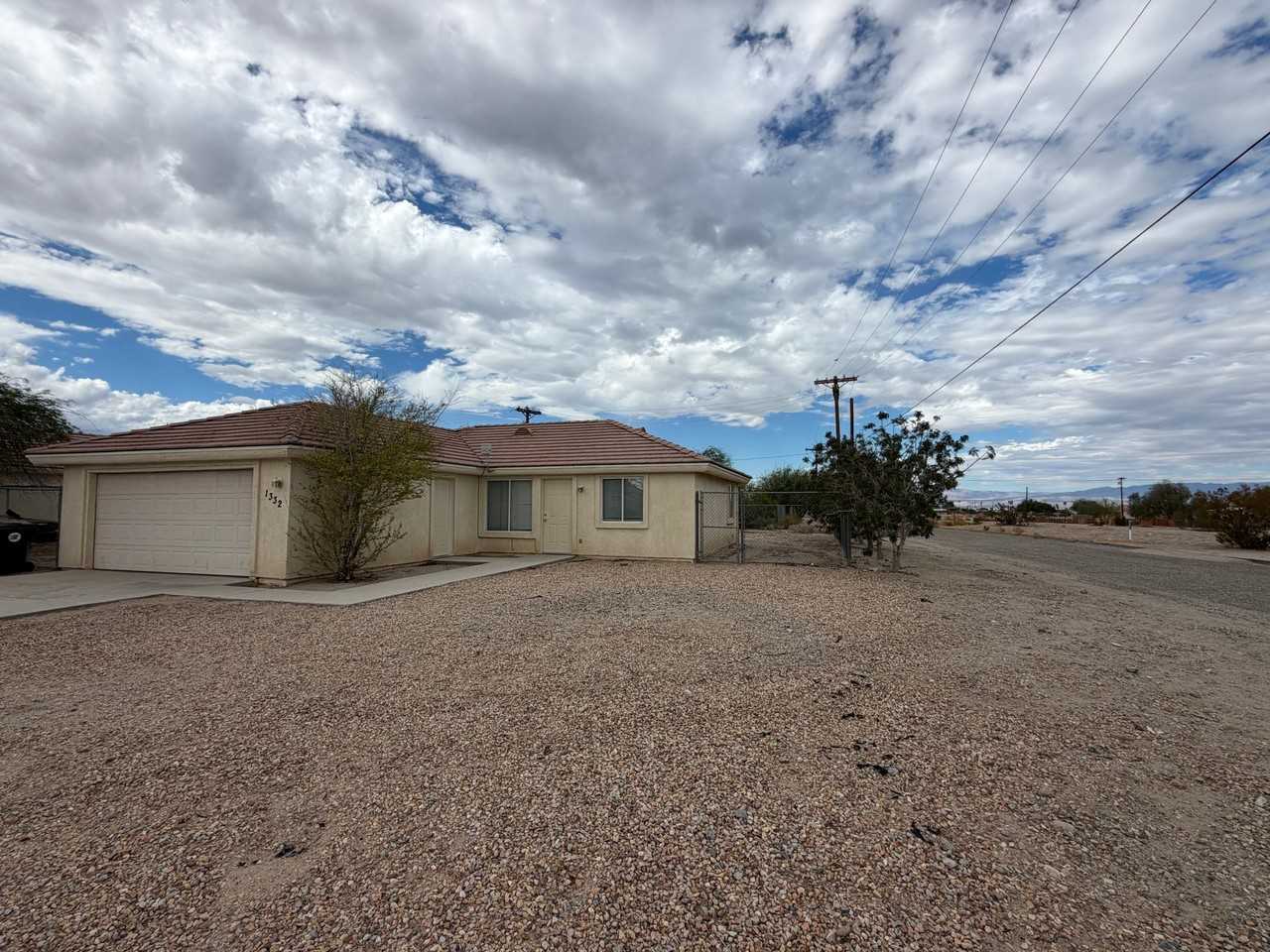 1332 Persimmon Ave - Photo 4 of 6