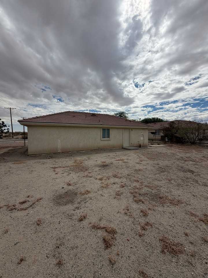 1332 Persimmon Ave - Photo 5 of 6