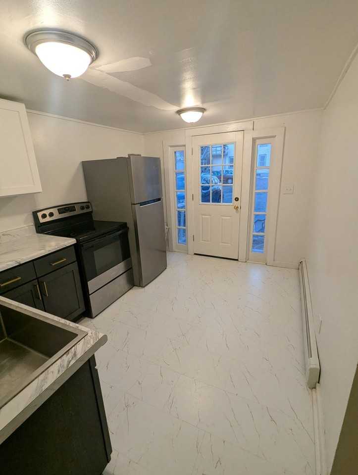 7748 S Main St #21 - Photo 2 of 9