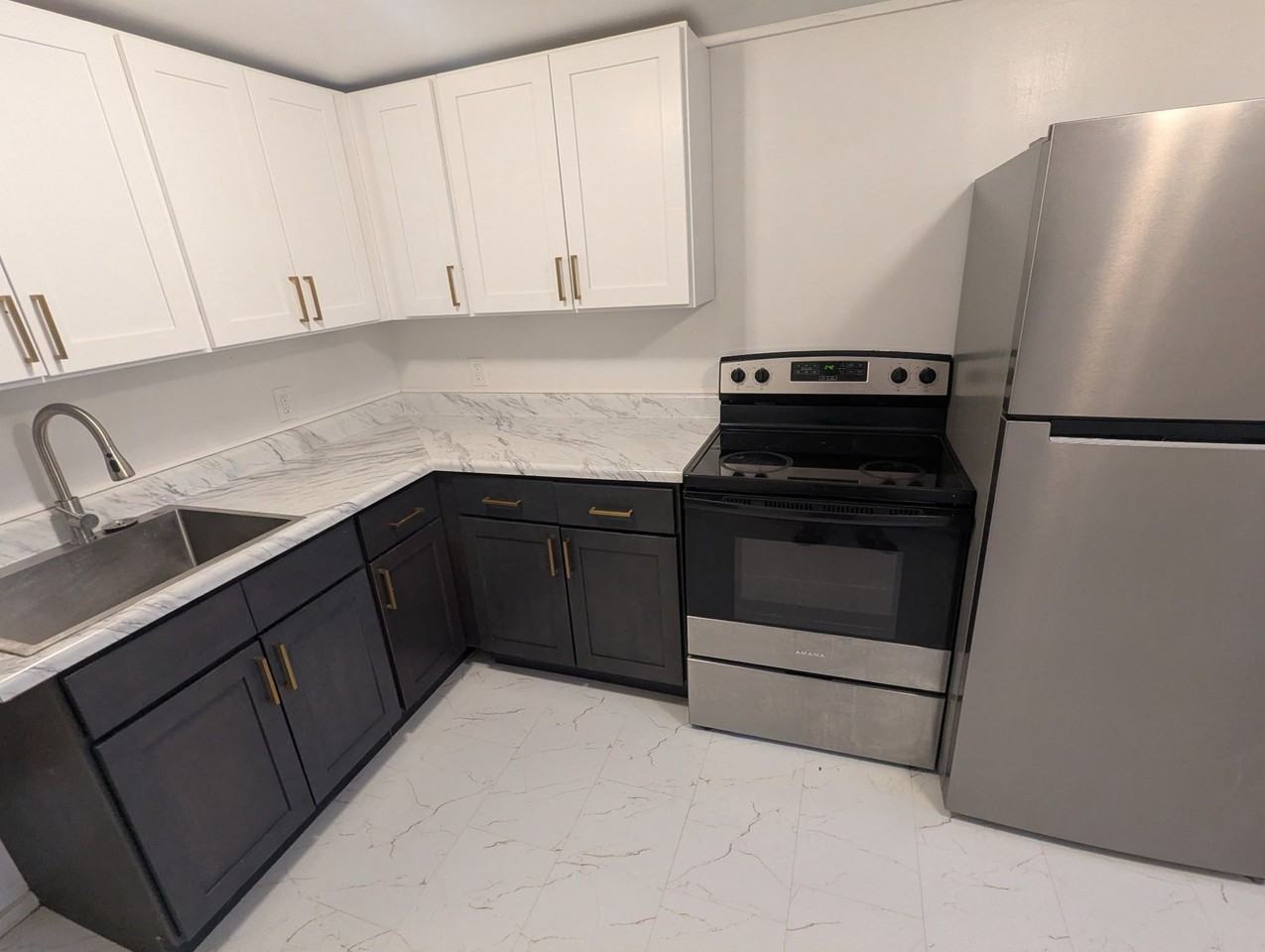 7748 S Main St #21 - Photo 3 of 9