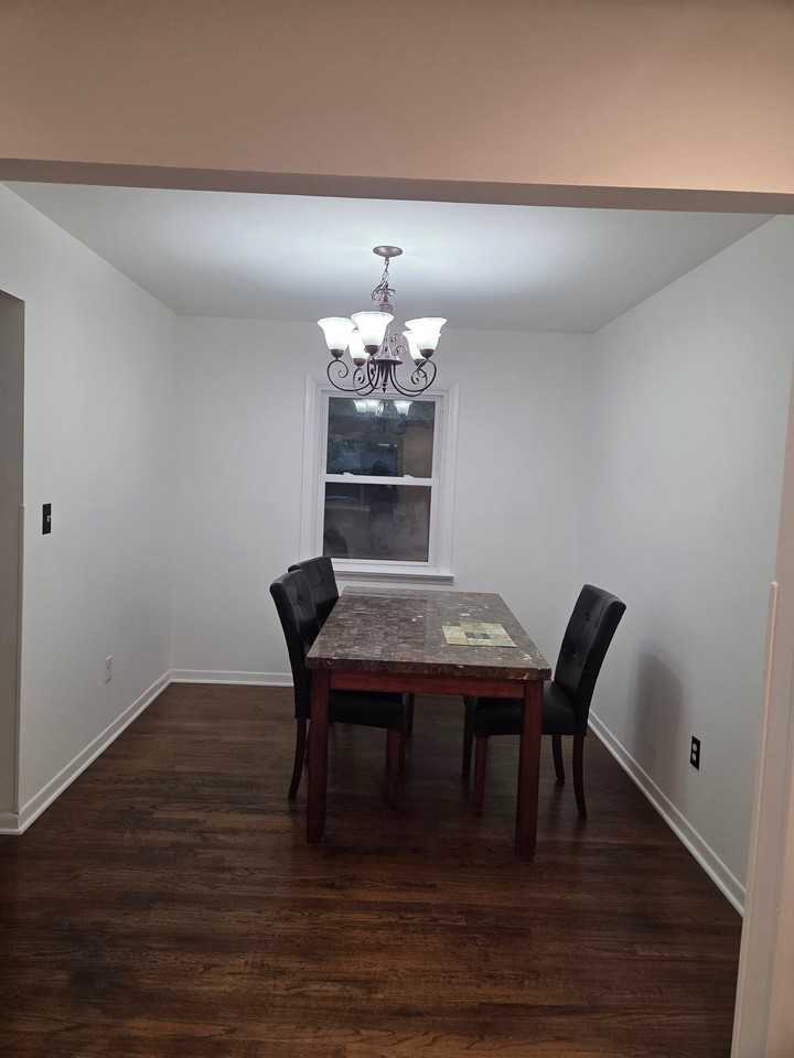 1055 S Washington Ave - Photo 4 of 13