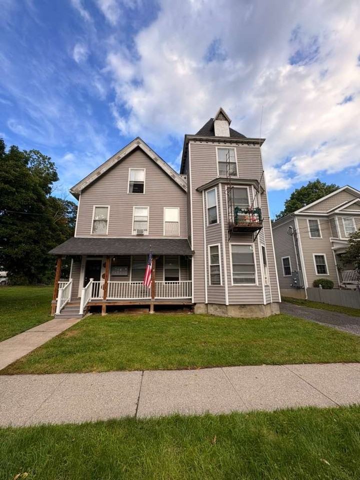 51 N Clinton St #1