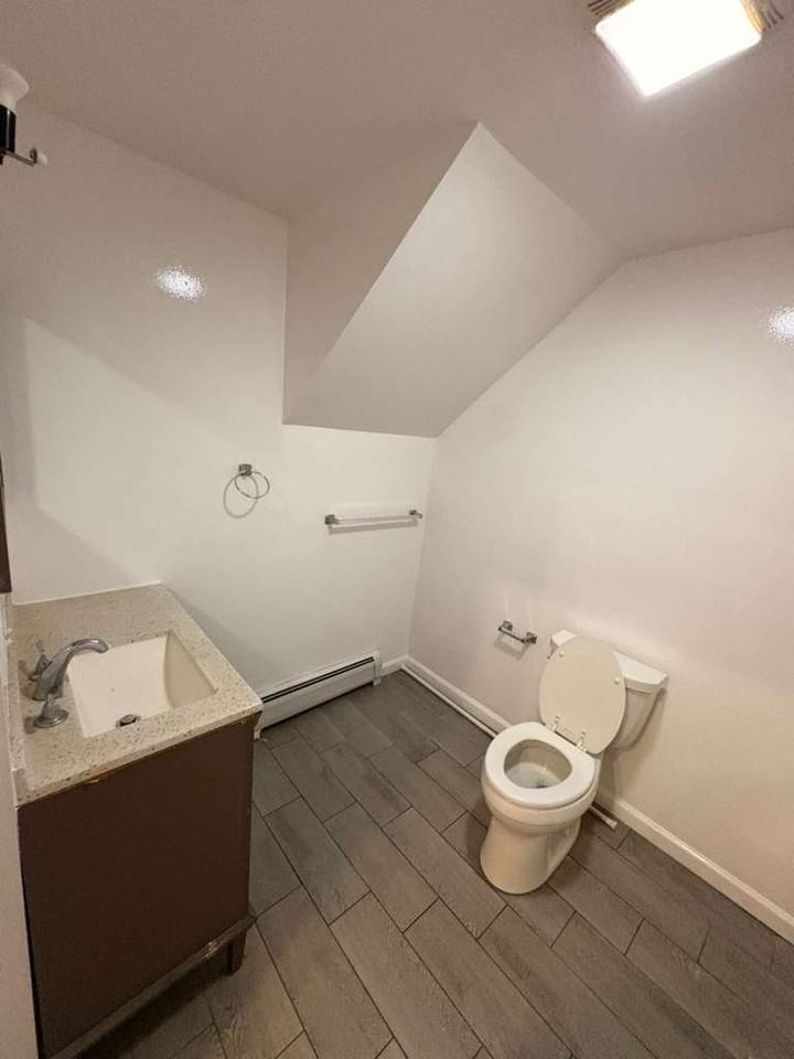 51 N Clinton St #1 - Photo 6 of 14
