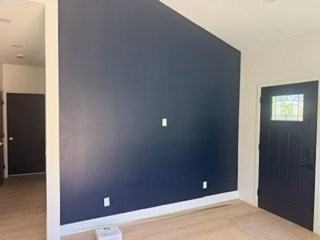 4537 Benhurst Ave - Photo 5 of 13