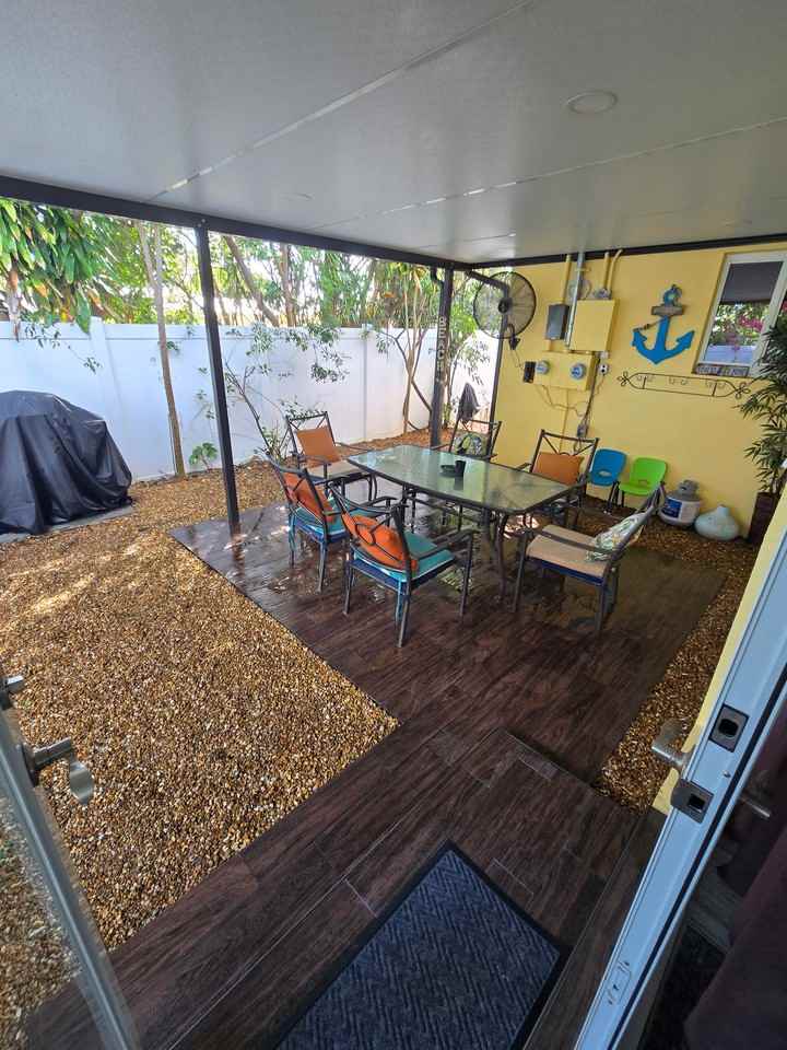 19 Se 7th St #2 - Photo 6 of 20