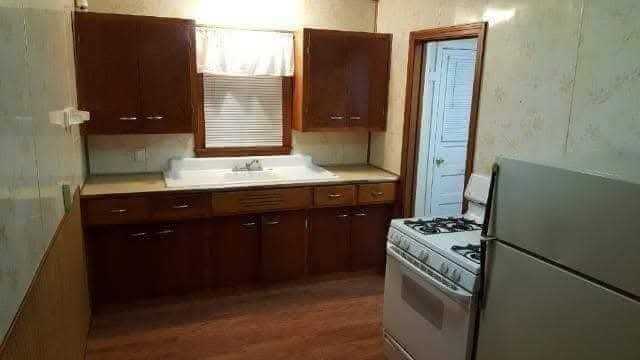 307 E 5th St #307 - Photo 3 of 5