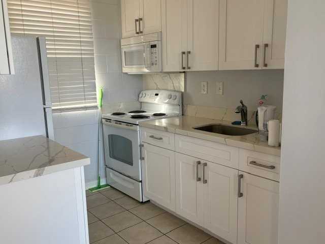 1025 Kalo Pl #703 - Photo 2 of 4